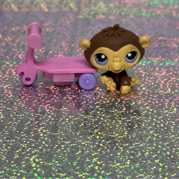 Littlest Pet Shop LPS Hasbro Monkey Scooter - Picture 5 of 6